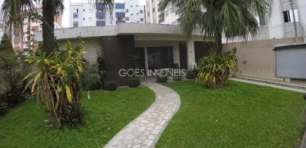Casa com 3 Quartos para alugar, 208m² no Centro, Criciúma