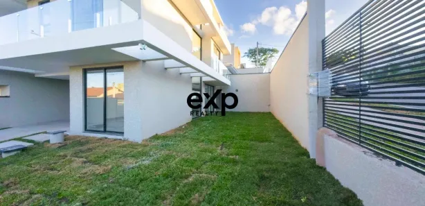 Sobrado com 3 Quartos à venda, 195m² no Uberaba, Curitiba