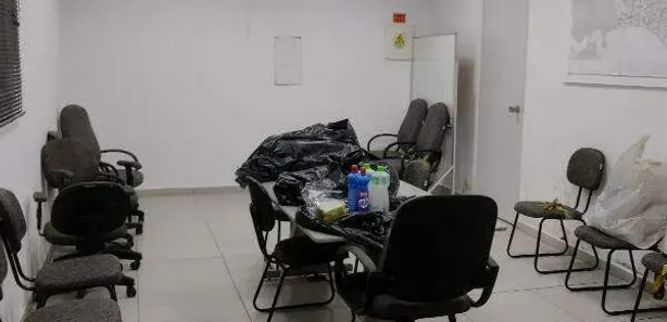 Galpão / Depósito / Armazém para alugar, 1100m² no Paquetá, Santos