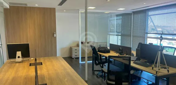 Conjunto Comercial / Sala para alugar, 77m² no Centro, Itatiba