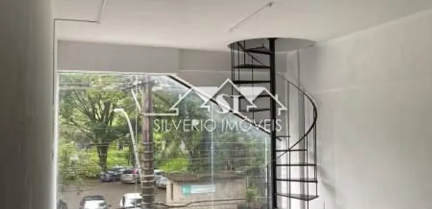 Loja / Salão / Ponto Comercial à venda, 30m² no Bingen, Petrópolis