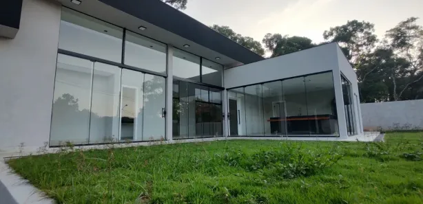 Casa de Condomínio com 3 Quartos para venda ou aluguel, 208m² no Cumbari, Mairiporã