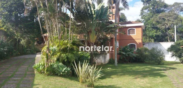 Casa de Condomínio com 4 Quartos para venda ou aluguel, 550m² no Cumbari, Mairiporã