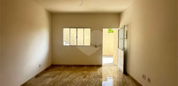 Casa de Condomínio com 2 Quartos para venda ou aluguel, 83m² no Vila Amélia, Poá