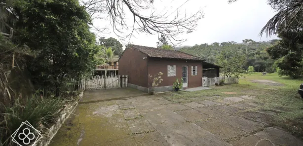Fazenda / Sítio / Chácara com 5 Quartos à venda, 197m² no Loteamento São Sebastião, Barra Mansa