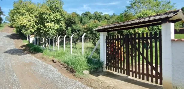 Fazenda / Sítio / Chácara com 2 Quartos à venda, 100m² no QUINTAS DE PIRAPORA, Salto de Pirapora