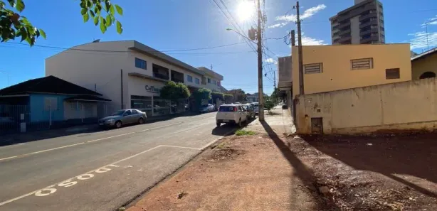 Terreno / Lote / Condomínio à venda, 219m² no Centro, Ibiporã