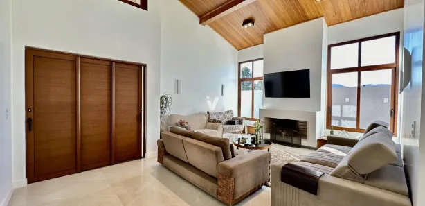 Casa de Condomínio com 3 Quartos à venda, 243m² no Camobi, Santa Maria
