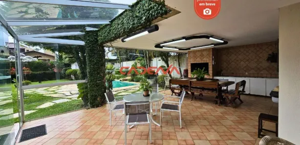Casa com 5 Quartos para alugar, 473m² no Jardim Social, Curitiba