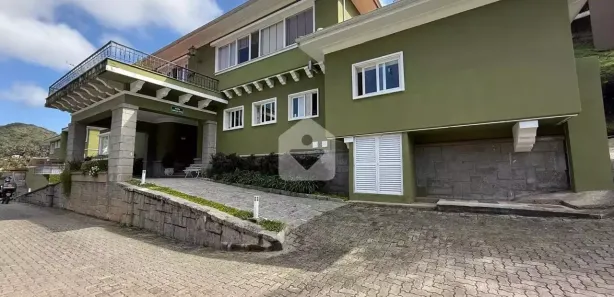 Apartamento com 2 Quartos para venda ou aluguel, 135m² no Castelanea, Petrópolis