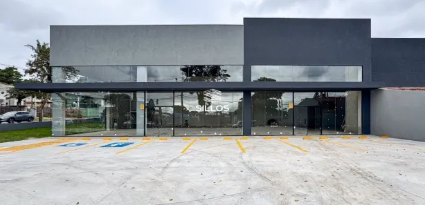 Loja / Salão / Ponto Comercial para alugar, 241m² no Bacacheri, Curitiba