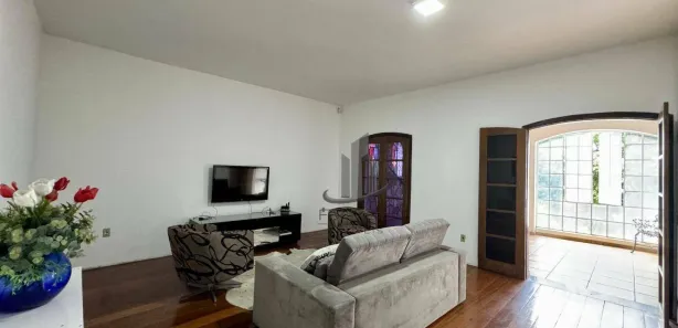 Casa de Condomínio com 5 Quartos para alugar, 241m² no Laranjal, Volta Redonda