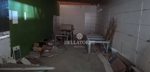 Galpão / Depósito / Armazém para alugar, 84m² no Várzea, Teresópolis