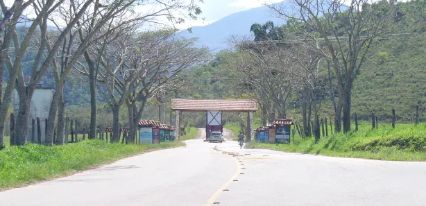 Casa de Condomínio com 5 Quartos à venda, 320m² no , Resende
