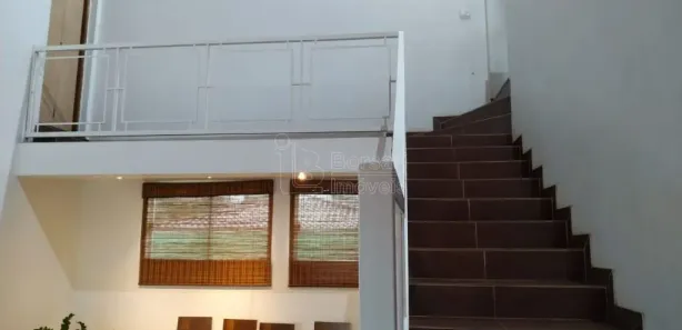 Sobrado com 4 Quartos à venda, 287m² no Vila Santa Maria (Vila Xavier), Araraquara