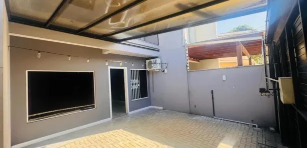 Sobrado com 2 Quartos à venda, 81m² no Anita Garibaldi, Joinville