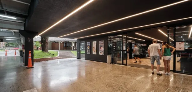 Casa Comercial para alugar, 600m² no Hugo Lange, Curitiba