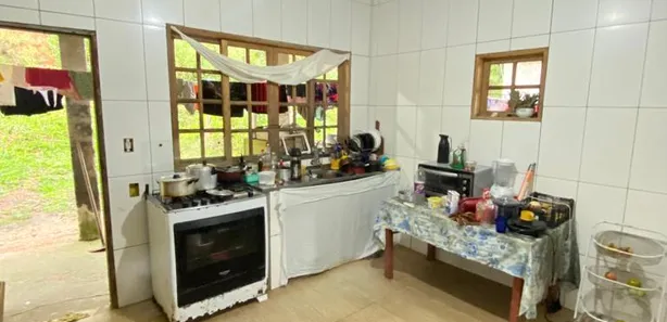 Fazenda / Sítio / Chácara com 4 Quartos à venda, 400m² no Capivari, Duque de Caxias