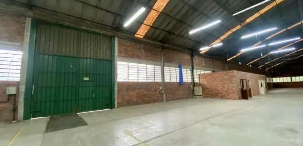 Galpão / Depósito / Armazém para venda ou aluguel, 2482m² no Casa de Pedra, Igrejinha