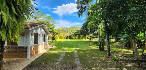 Fazenda / Sítio / Chácara com 6 Quartos à venda, 3200m² no Engenheiro Passos, Resende