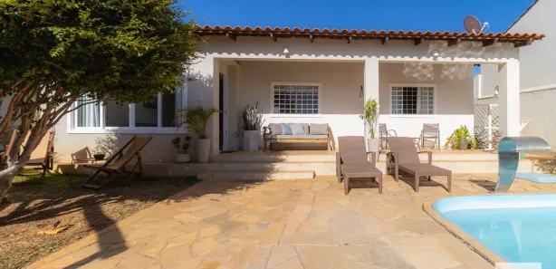 Casa de Condomínio com 4 Quartos à venda, 286m² no Região dos Lagos, Brasília