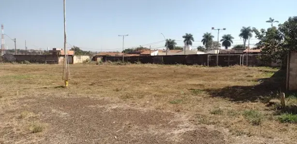 Galpão / Depósito / Armazém à venda, 723m² no Jardim Universal, Araraquara