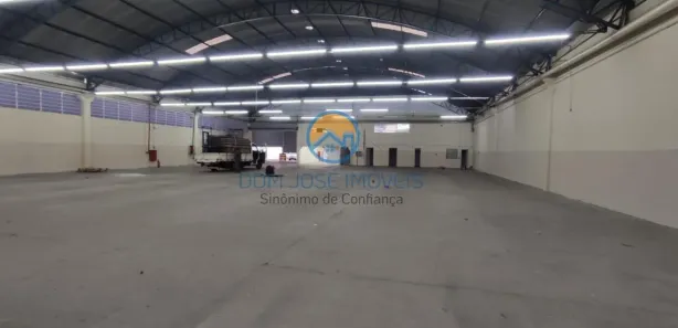 Galpão / Depósito / Armazém para alugar, 3671m² no Jardim Triângulo, Taboão da Serra