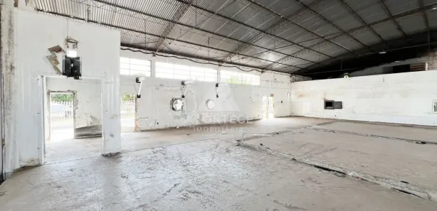 Galpão / Depósito / Armazém à venda, 2000m² no Zona Industrial, Brasília
