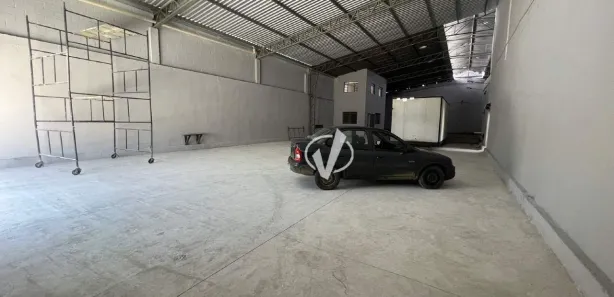 Galpão / Depósito / Armazém para alugar, 850m² no Chácara da Galega, Pindamonhangaba
