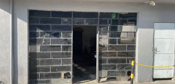 Loja / Salão / Ponto Comercial para alugar, 30m² no Colubande, São Gonçalo