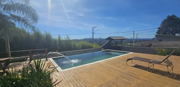 Fazenda / Sítio / Chácara com 3 Quartos à venda, 800m² no , Mairinque