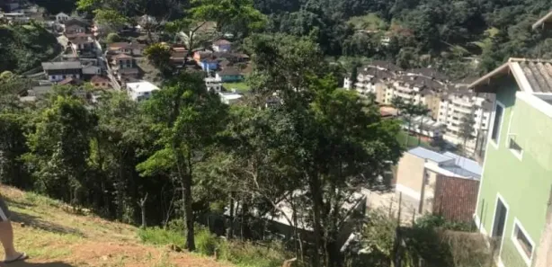 Terreno / Lote / Condomínio à venda, 680m² no Bingen, Petrópolis