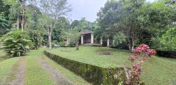 Fazenda / Sítio / Chácara com 5 Quartos à venda, 300m² no Xerém, Duque de Caxias