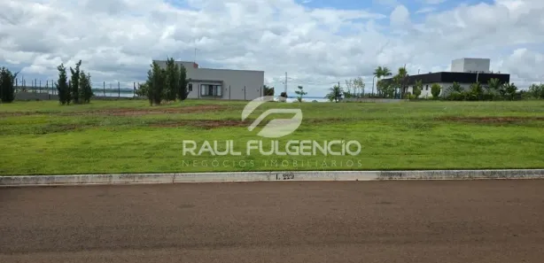Terreno / Lote / Condomínio à venda, 800m² no , Sertaneja