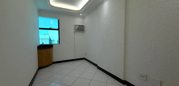 Conjunto Comercial / Sala com 4 Quartos à venda, 70m² no Taguatinga Centro, Brasília