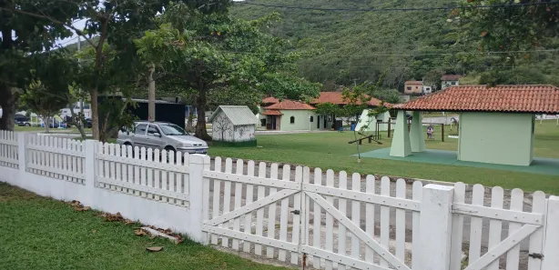 Casa de Condomínio com 2 Quartos para alugar, 70m² no Peró, Cabo Frio