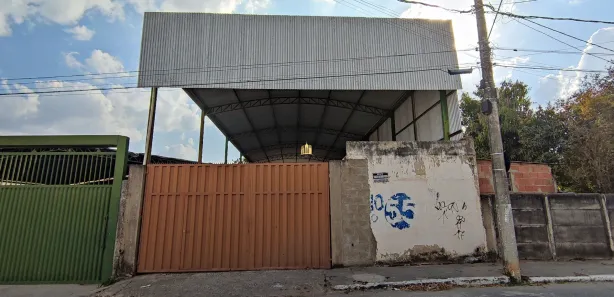 Galpão / Depósito / Armazém à venda, 360m² no Esmeraldas, Esmeraldas