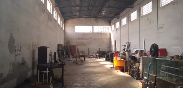 Galpão / Depósito / Armazém à venda, 700m² no Santa Cruz, Betim