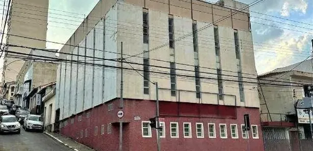 Galpão / Depósito / Armazém para venda ou aluguel, 749m² no Centro, Bragança Paulista