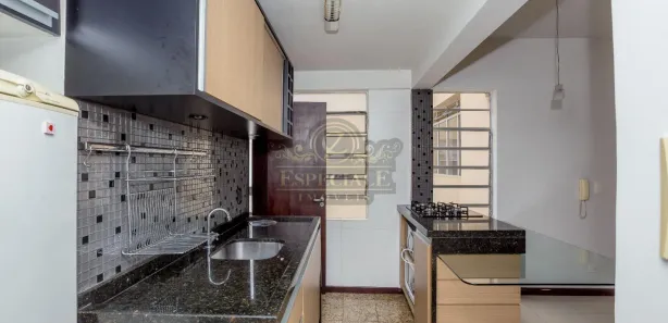 Apartamento com 2 Quartos para alugar, 52m² no Centro, Curitiba