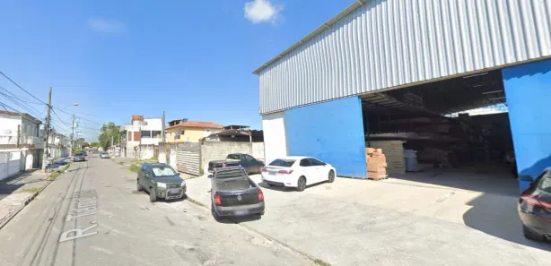 Galpão / Depósito / Armazém para alugar, 900m² no Parque São Vicente, São Vicente