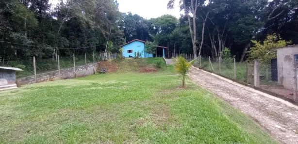 Fazenda / Sítio / Chácara com 2 Quartos à venda, 200m² no Curral, Ibiúna