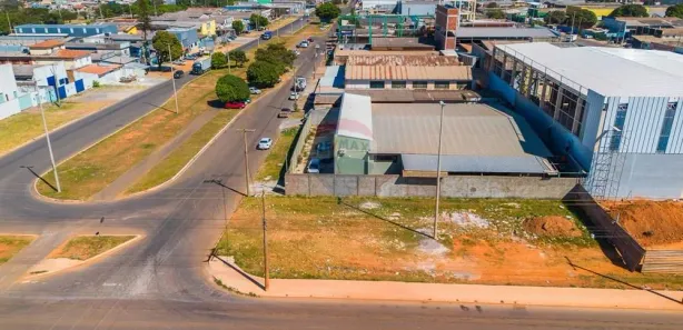Galpão / Depósito / Armazém com 4 Quartos à venda, 750m² no Setor Industrial, Brasília