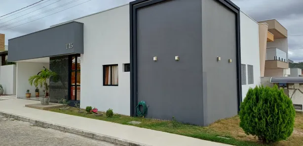 Casa de Condomínio com 3 Quartos à venda, 190m² no Planalto, Arapiraca