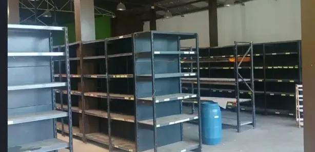 Galpão / Depósito / Armazém à venda, 2700m² no Dona Catarina, São Roque