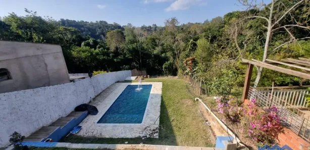 Fazenda / Sítio / Chácara com 2 Quartos à venda, 588m² no , Mairinque