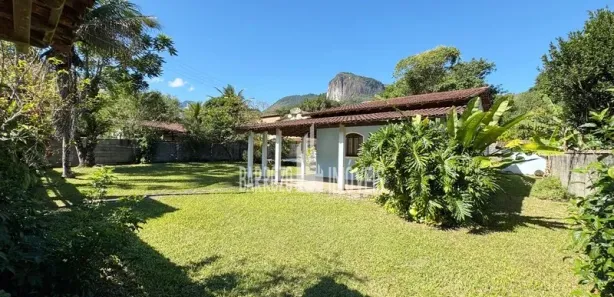 Fazenda / Sítio / Chácara com 4 Quartos à venda, 720m² no Centro, Cachoeiras de Macacu
