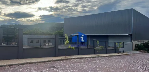 Galpão / Depósito / Armazém para alugar, 1680m² no Universitário, Sete Lagoas