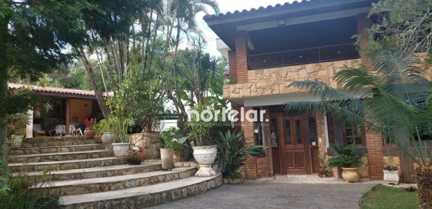 Casa de Condomínio com 4 Quartos para venda ou aluguel, 550m² no Cumbari, Mairiporã