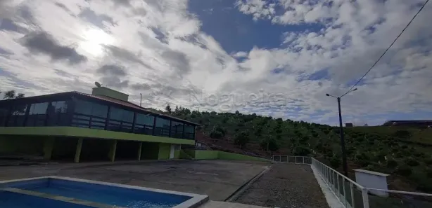 Fazenda / Sítio / Chácara com 4 Quartos à venda, 265m² no Alto José Leal, Vitória de Santo Antão